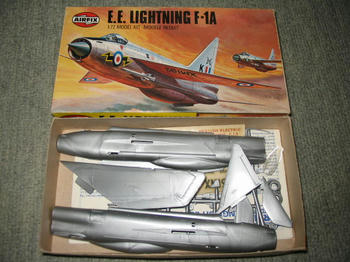 Ｅ．Ｅ．ＬＡＩＧＨＴＮＩＮＧ　Ｆ－１Ａ