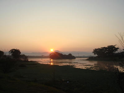 江津湖の朝陽です！