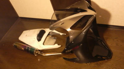 R1カウル