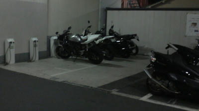 高架下駐車場1