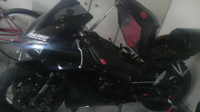 R1のタンクをガバッと