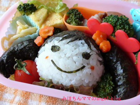 娘の自画像キャラ弁