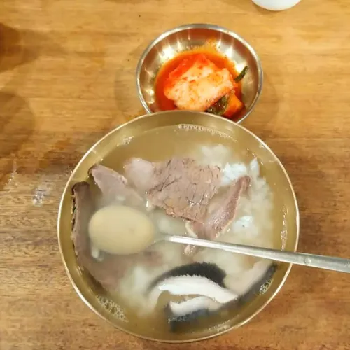 ソウル　明洞　河東館　コムタン