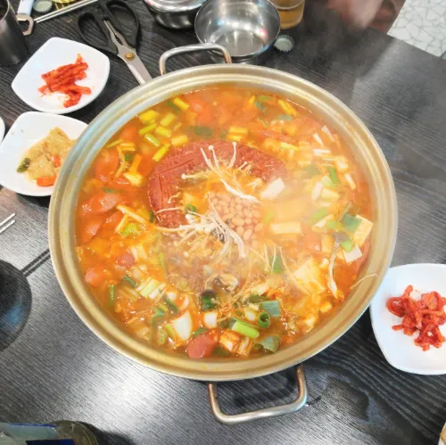 パクズ　プデチゲ　성수 팍스부대찌개 본점
