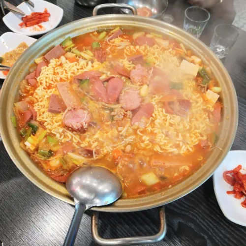 パクズ　プデチゲ　성수 팍스부대찌개 본점