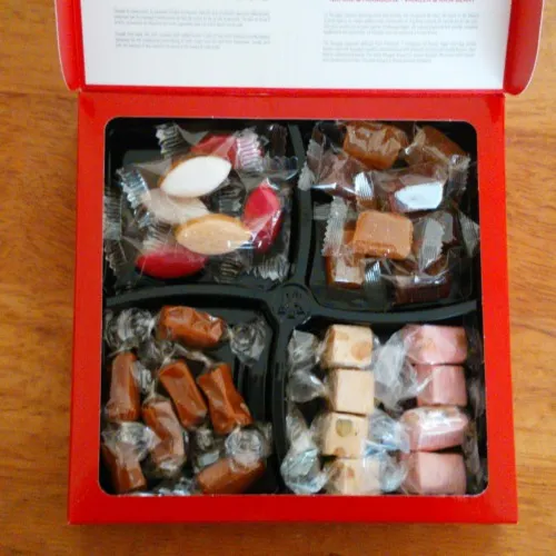 マキシム・ド・パリ お菓子の詰め合わせ紹介