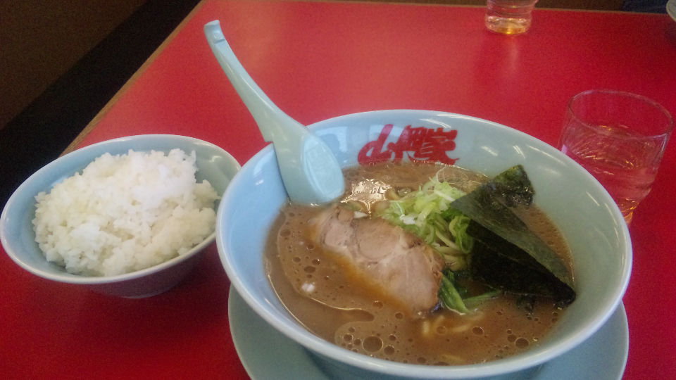 醤油ラーメン油少な目+ライス