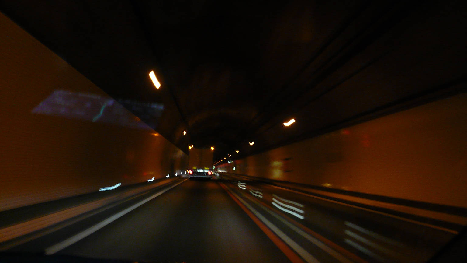 トンネルは56個！