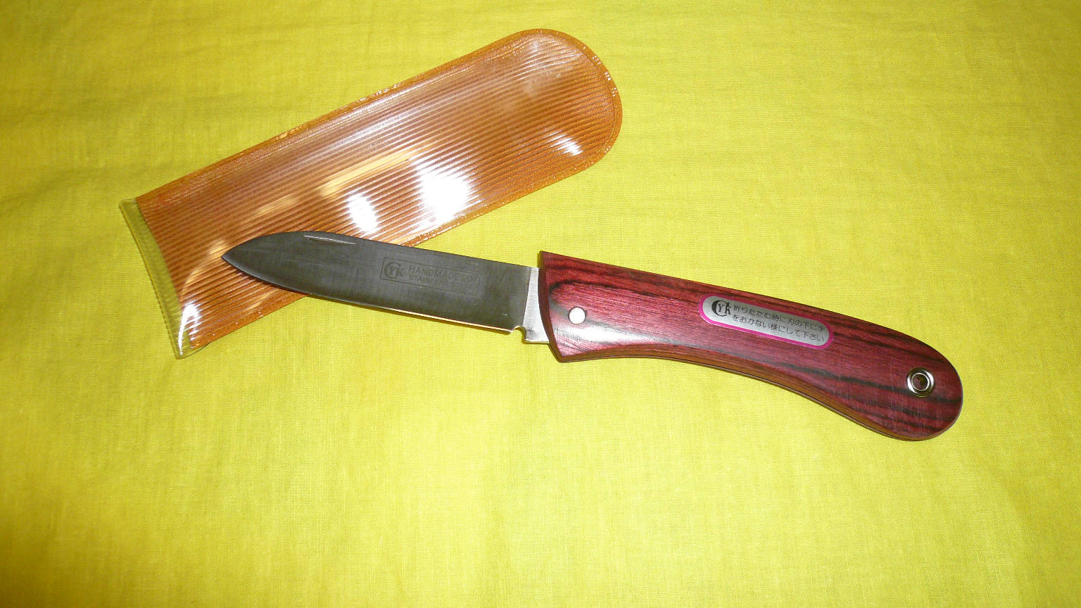 ハンドメイドのナイフ