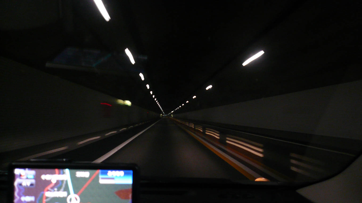 東海北陸道のトンネル