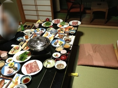 お部屋食で高級和牛のしゃぶしゃぶを食べました