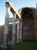 VillaAdriana-PilastriDorici.jpg