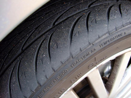 20120226_tire_r.jpg