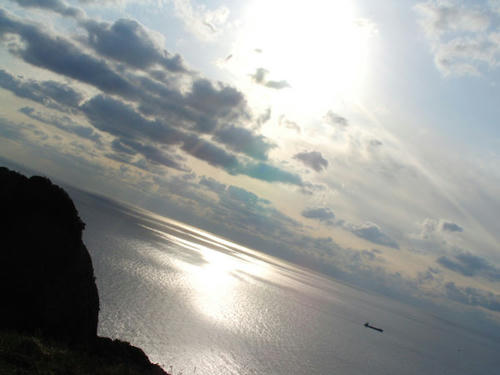 海は広いなキレイだな！