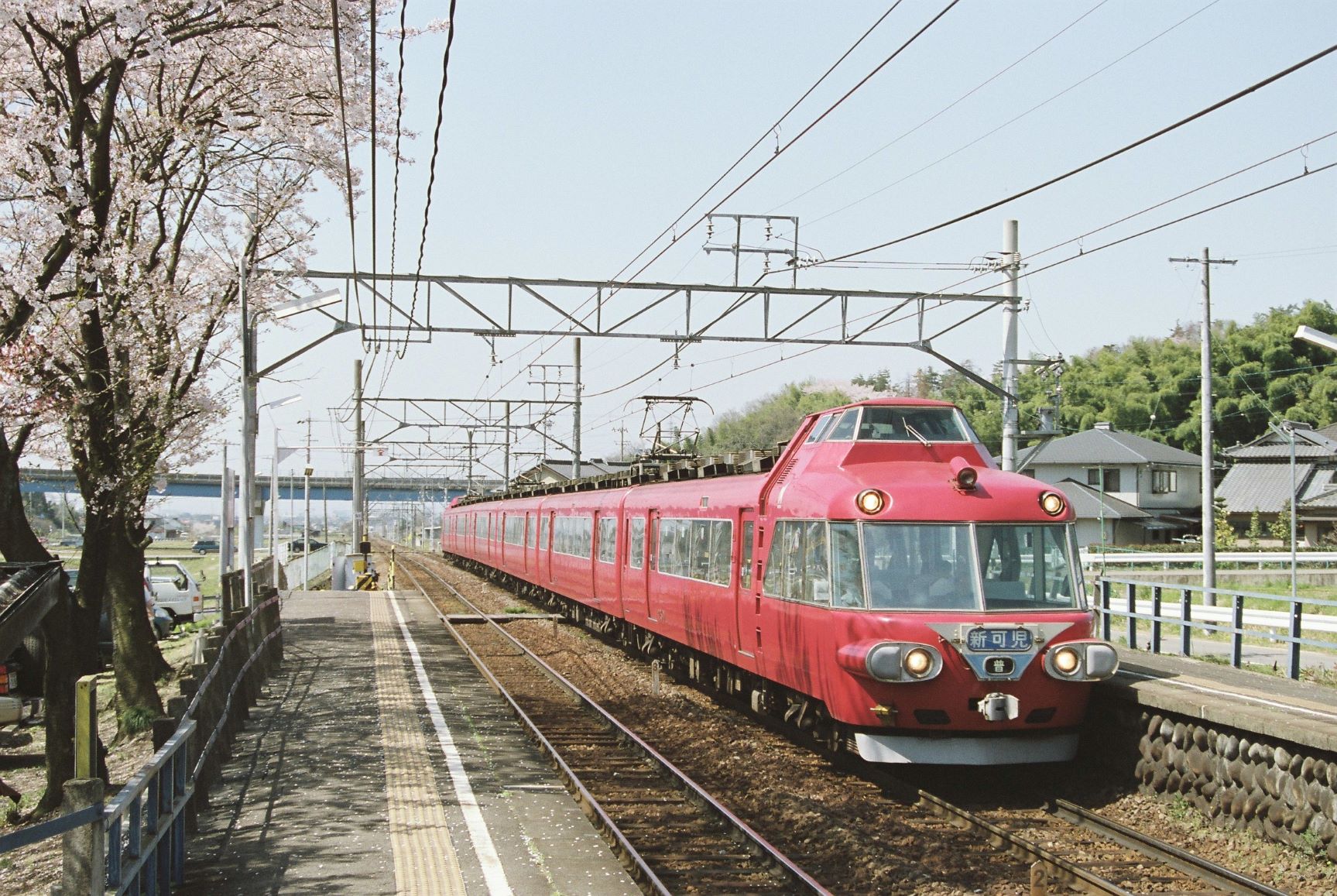 少し昔の桜と名鉄電車 ～パノラマカー・7700系・600V車～｜名阪