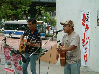 9393446_570775463_40large.jpg