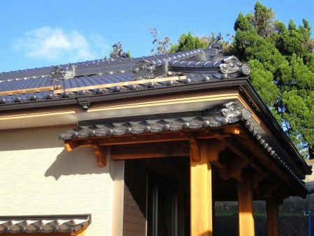 御開の家 玄関前外観