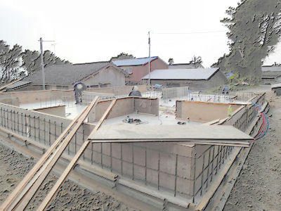 立テ山の家 基礎
