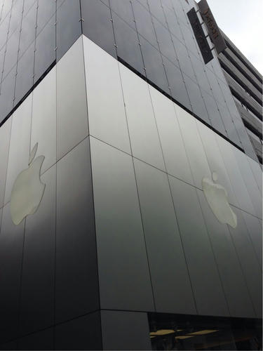 Iphoneのバッテリー交換のためappleのジーニアスバーに行くと新品に交換してくれました Solid Days Blog