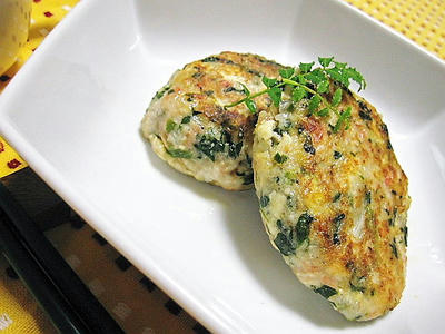 桜海老とホウレン草入り豆腐ハンバーグ