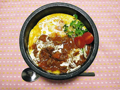 石焼鍋でオムハヤシ