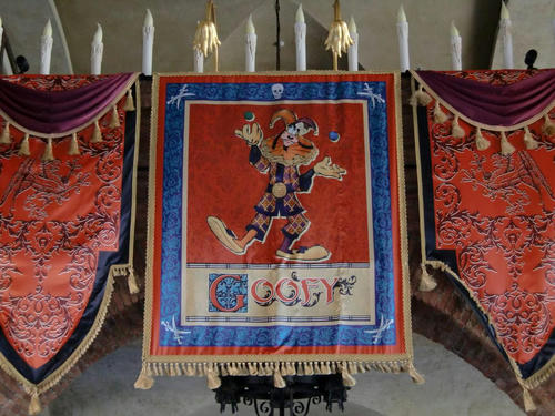 ブラックライトあてると変わるとか・・・(ないわ)