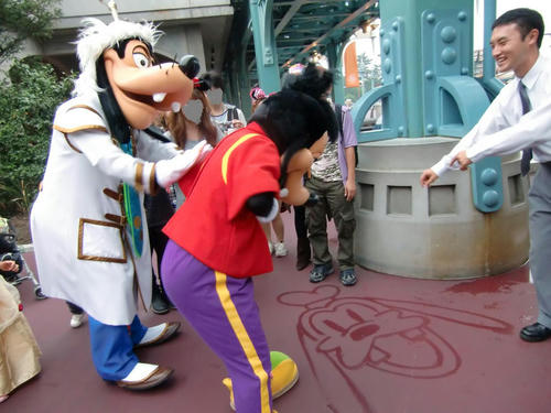 ちょっ。マックス何してんの？