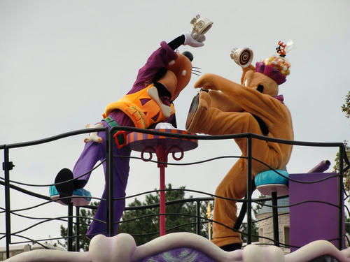 プルも自分で被ってるような・・・；