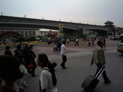西安駅前広場