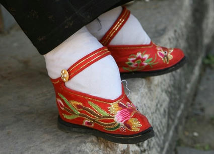chinesetinyshoes2.jpg