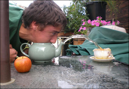 teapot_blowing_04.jpg