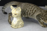 家鴨窯268号　立ち猫貯金箱（序）