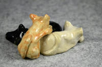 家鴨窯279号　３匹の群れ猫（ちゃりてぃ猫だらけ展）