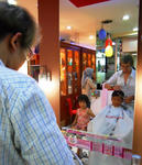 gajahmadasalon.jpg