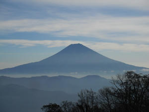 大光山へ向かう途中の稜線からの富士山