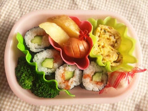 うめきゅう巻き弁当☆