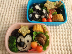 ミッキーマウス＆サッカーボールおにぎり弁当☆