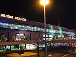 駅前！