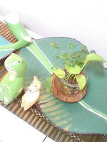 こちらは平和でございます