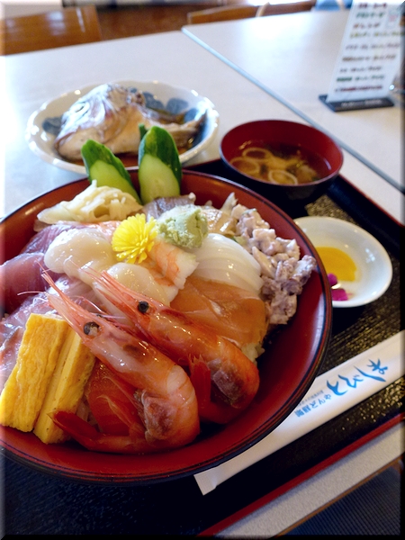 海鮮丼（大盛り）＋タイかぶと煮