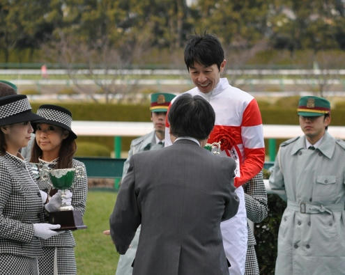 ラジオNIKKEI杯２歳S表彰式