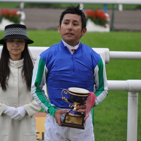 10Rナイアード号で勝利