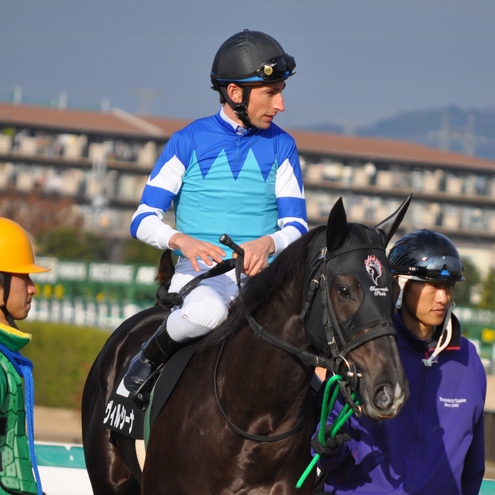 ヴィルシーナ号とメンディザバル騎手