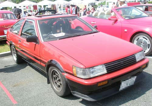 トヨタ・カローラ・レビンAE86　我が家の前の前の愛車だったなぁ