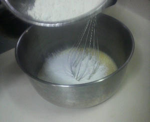 小麦粉140g　投入