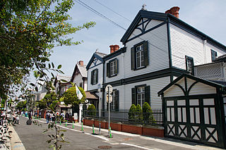 320px-Choueke_house02_1920.jpg
