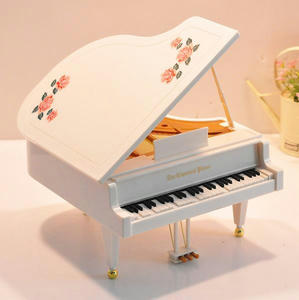 冰雪玫瑰，只為你悄然地綻放