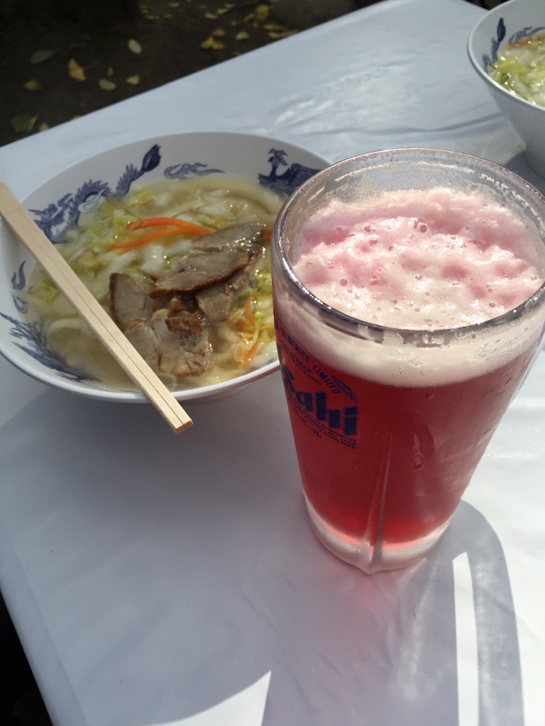 もみじビールと刀削麺