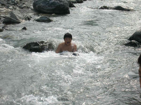 二日目川遊び