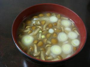 簡単料理レシピ,なめこのみそ汁の作り方